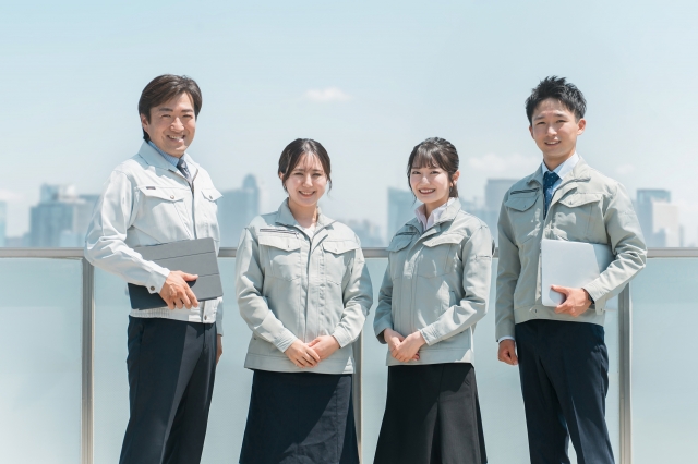 スタッフ作業風景